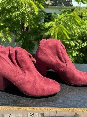 Women's Burgundy Suede Block Heel Ankle Boots